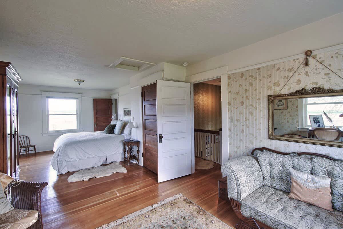 Barn Owl Hill Farm 1911 farm home w vineyard view — photo 4