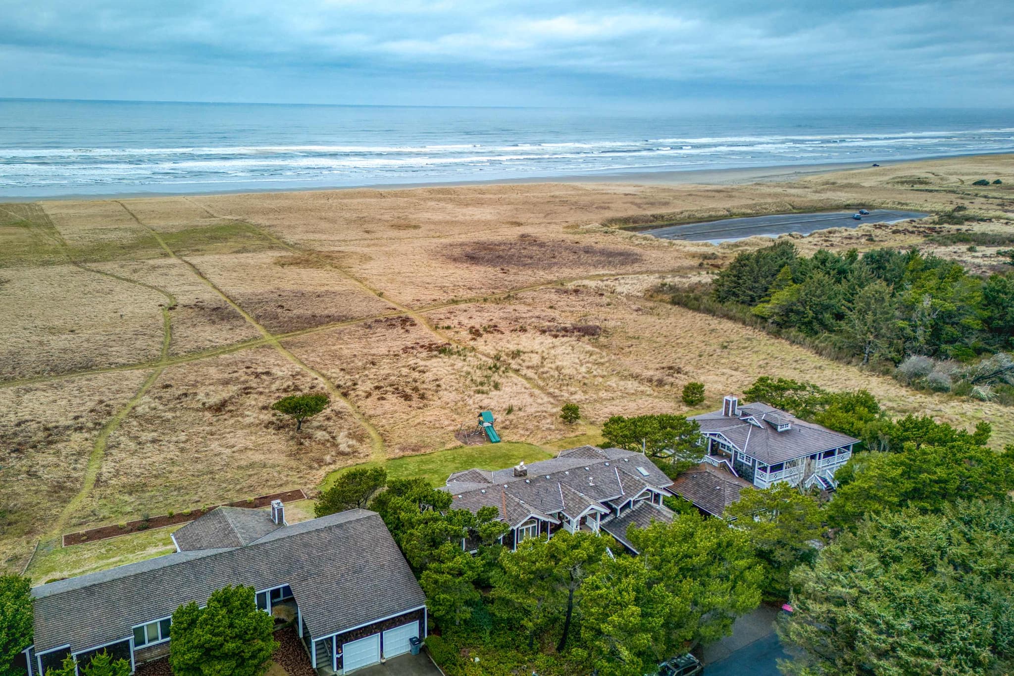 Elk Ridge - Lux Oceanfront Family Retreat Hot Tub — photo 1