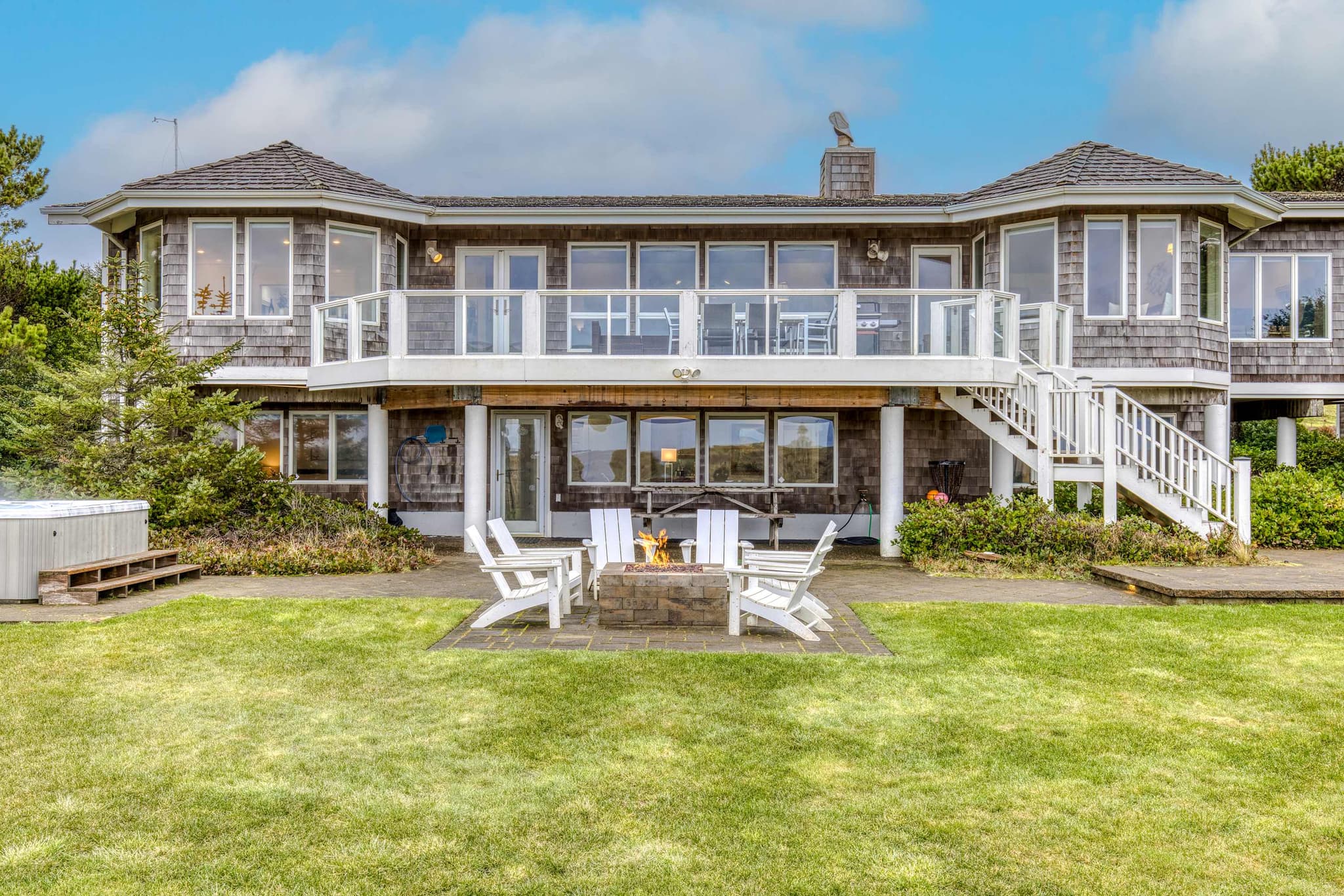 Elk Ridge - Lux Oceanfront Family Retreat Hot Tub — photo 2