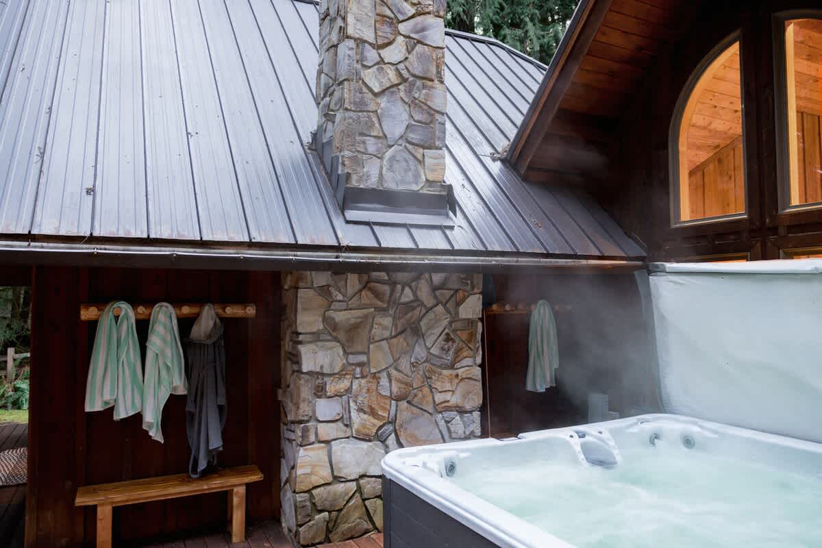 Forrest Lodge Luxe with Hot Tub & Sauna — photo 4