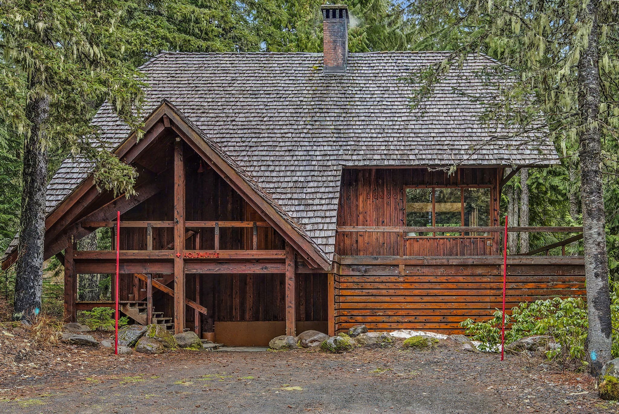 Holzhutte - Mid-century alpine retreat - Hot tub — photo 5