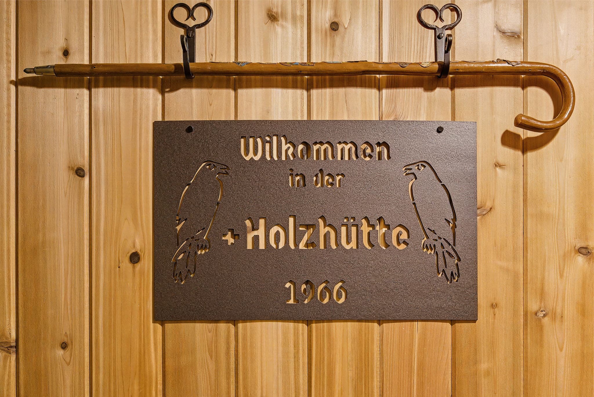 Holzhutte - Mid-century alpine retreat - Hot tub — photo 8