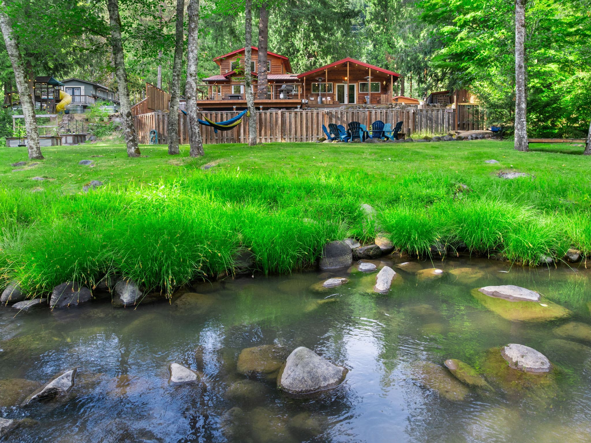 Howard's Hideaway Riverfront Pet Friendly Cabin — photo 1