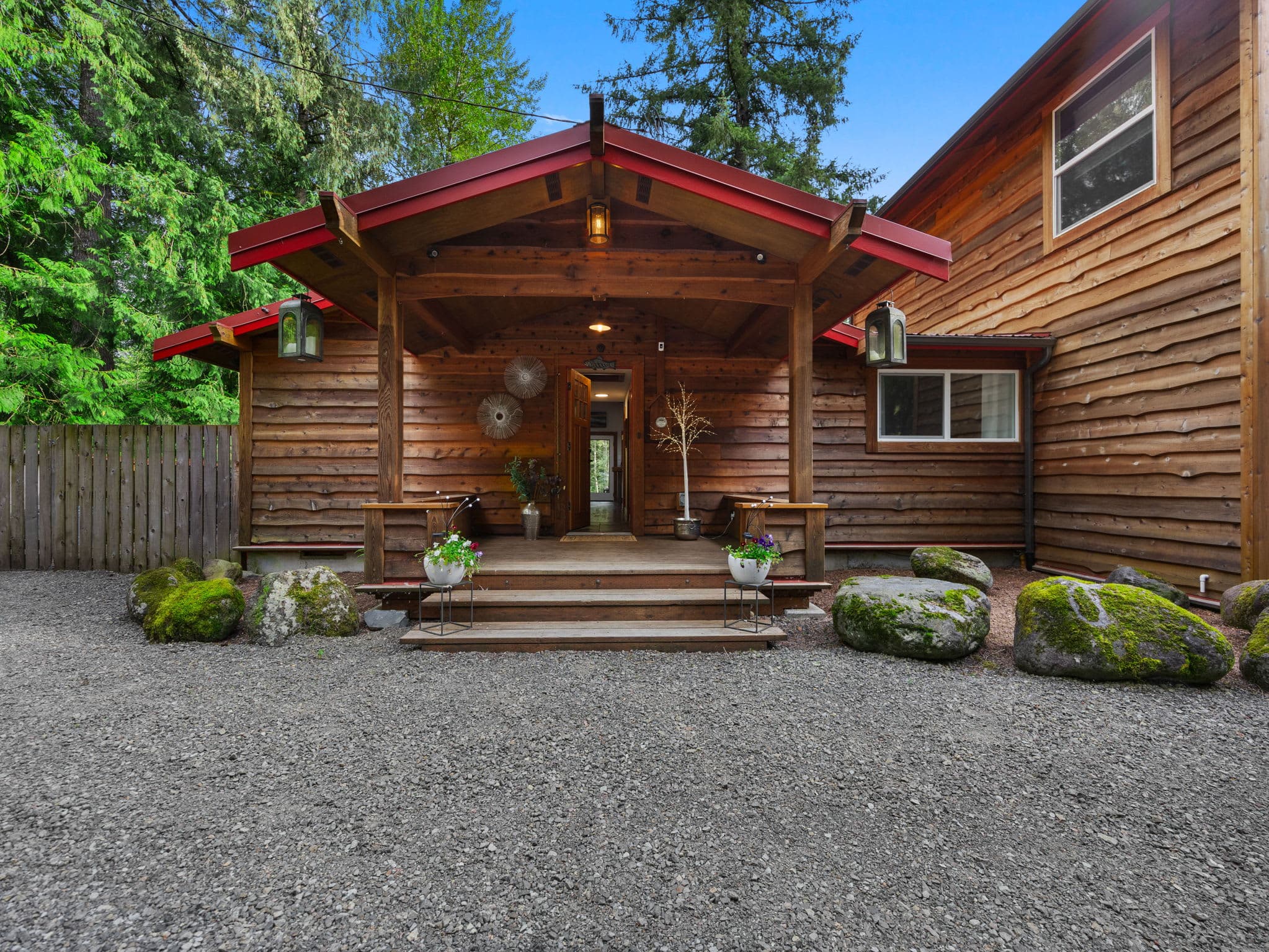 Howard's Hideaway Riverfront Pet Friendly Cabin — photo 7