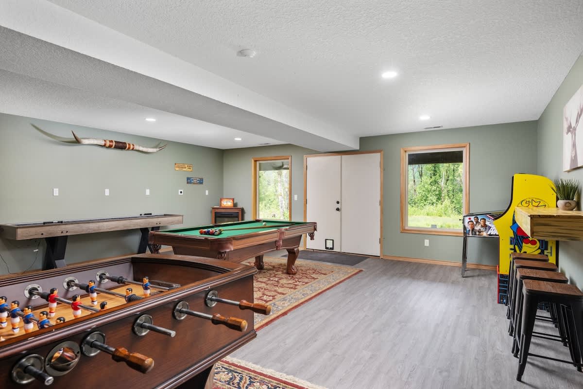 Iron Mountain Lodge Hot Tub and Game Room — photo 4