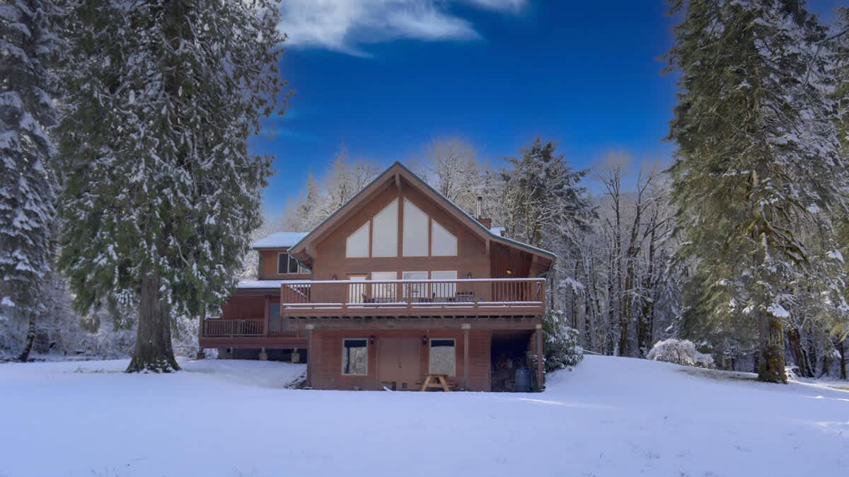Iron Mountain Lodge Hot Tub and Game Room — photo 2