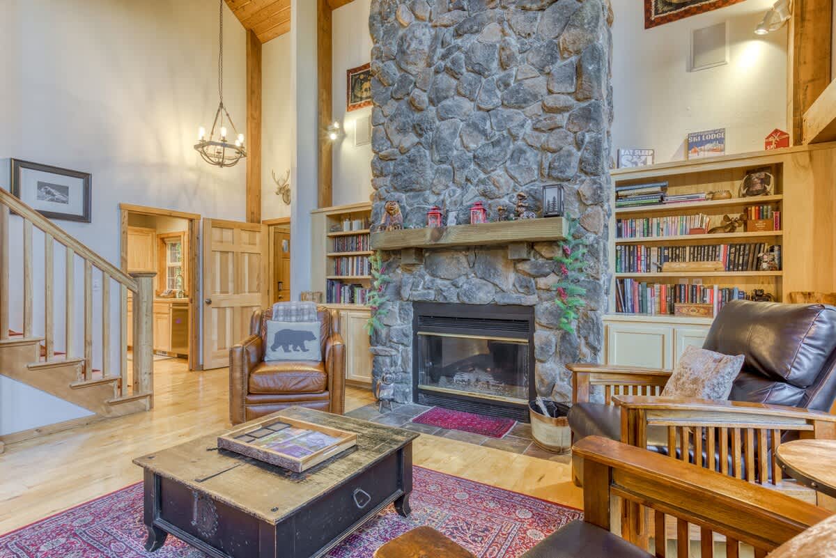 Lazy Bear Lodge: Hot Tub, Game Room & Dogs OK — photo 8