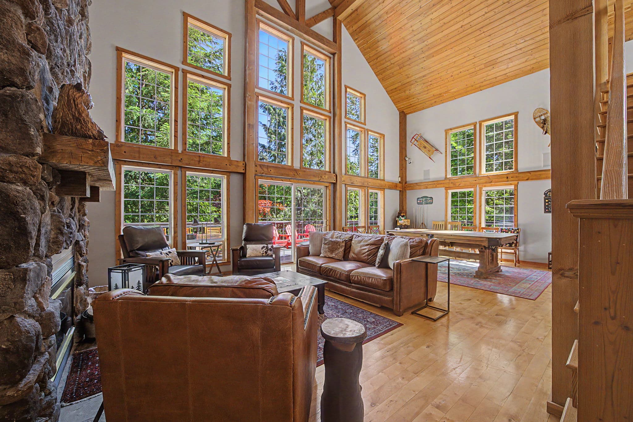 Lazy Bear Lodge: Hot Tub, Game Room & Dogs OK