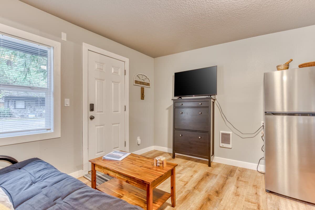 Pet-Friendly, Near Trails - Cozy Mt Air Motel 9 — photo 4