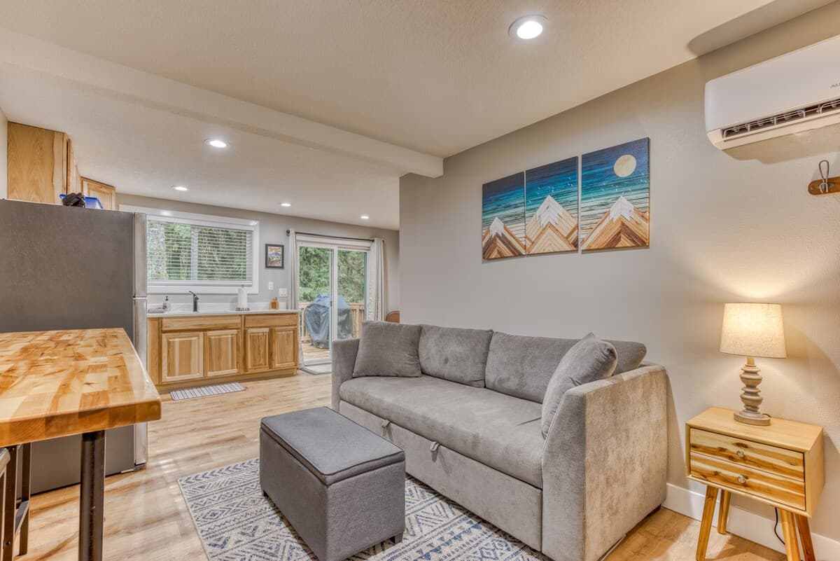 Pet-Friendly, Private BBQ Deck - Mt Air Unit 7