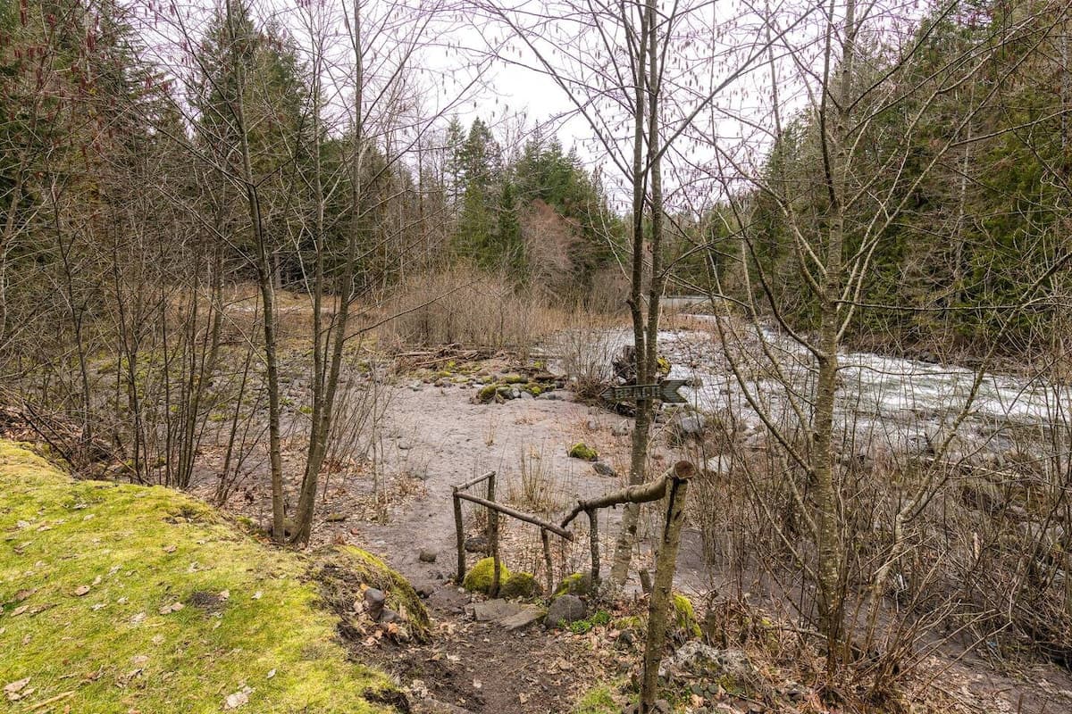 Riverbend Cabin Hot Tub, River Front Dog Friendly — photo 1