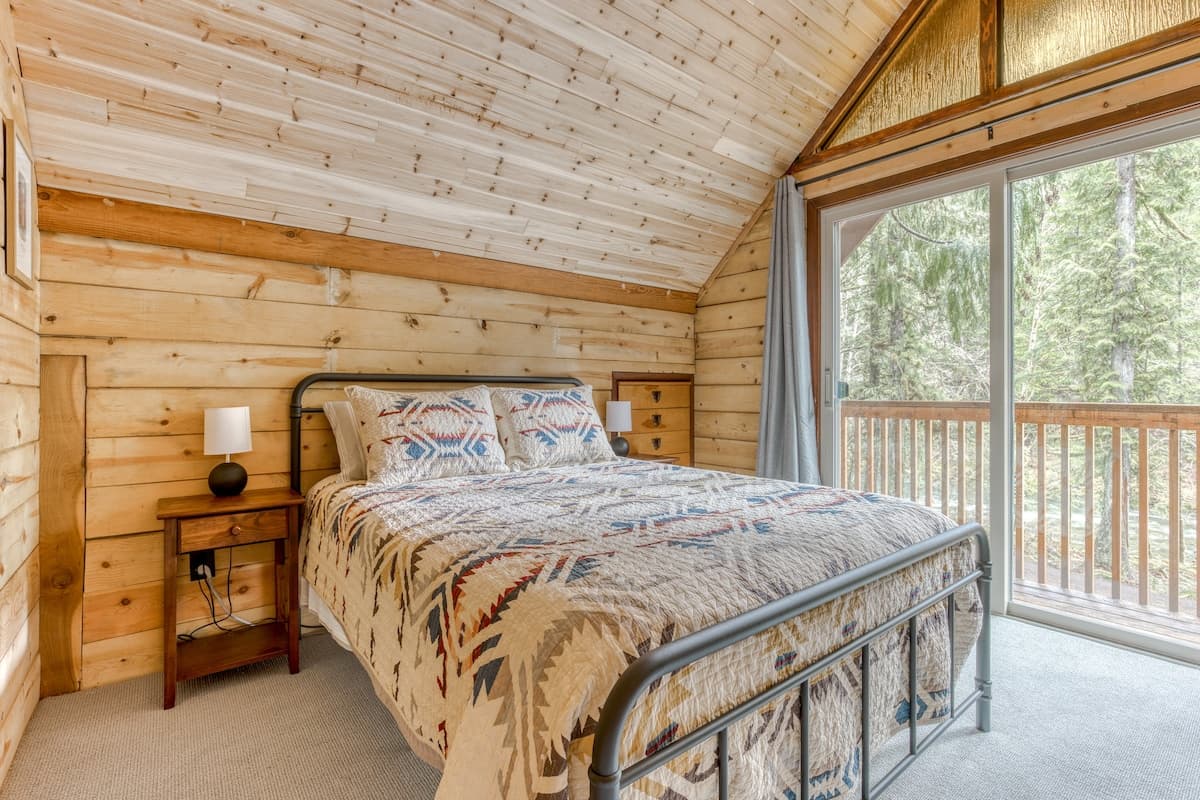 Thompson Cabin - Riverfront - Pet Friendly — photo 3
