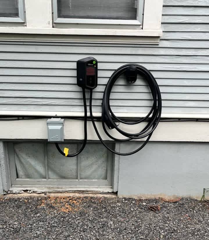 Vino e Vita Historic Pet-Friendly Home-EV Charger — photo 4