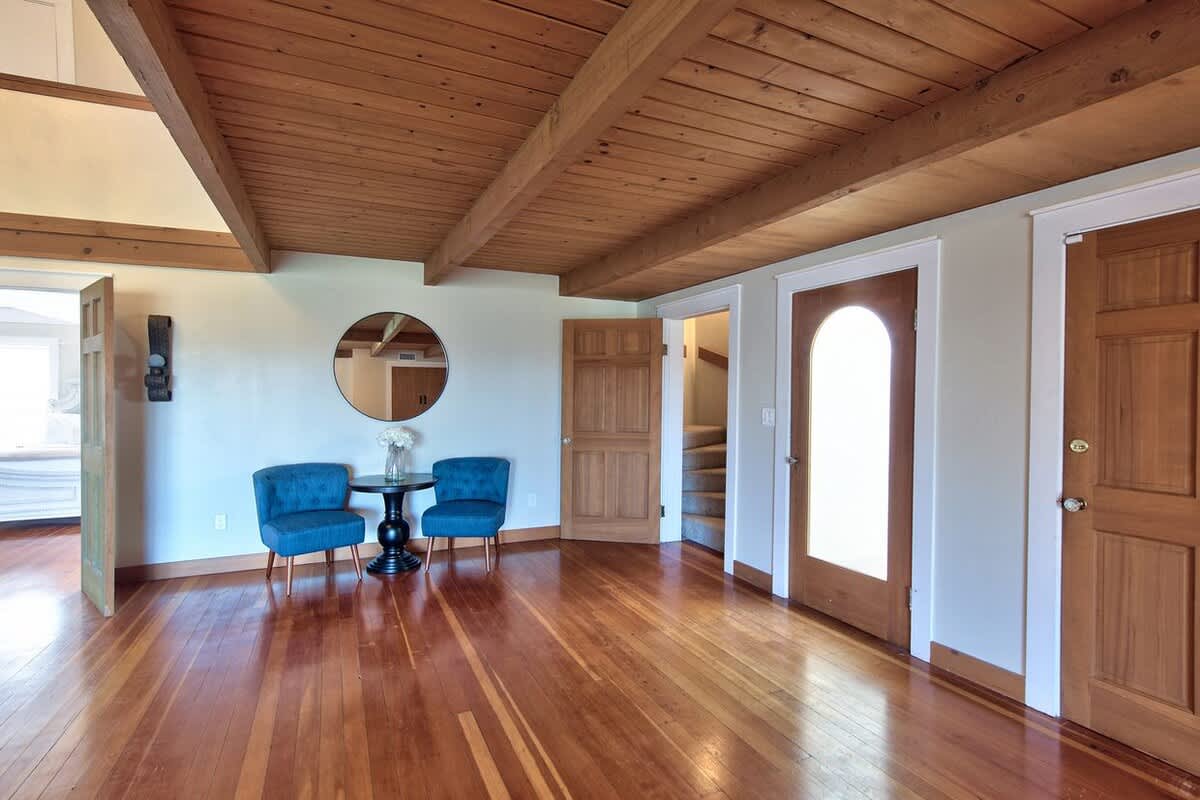 Vintage Terrace Spacious Historic Getaway Hot Tub — photo 3