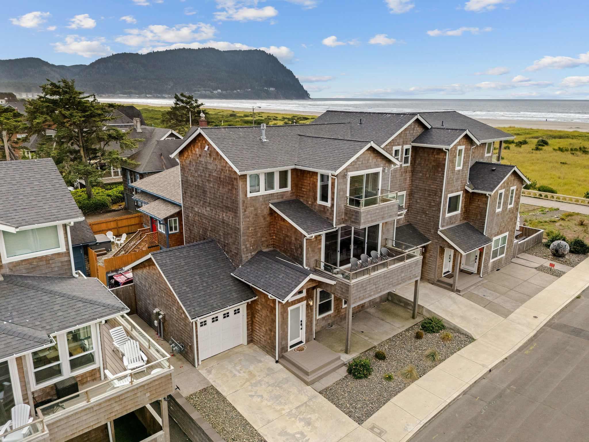The Shorebird - Lux New Build, 1 Home Off the Beach — photo 1