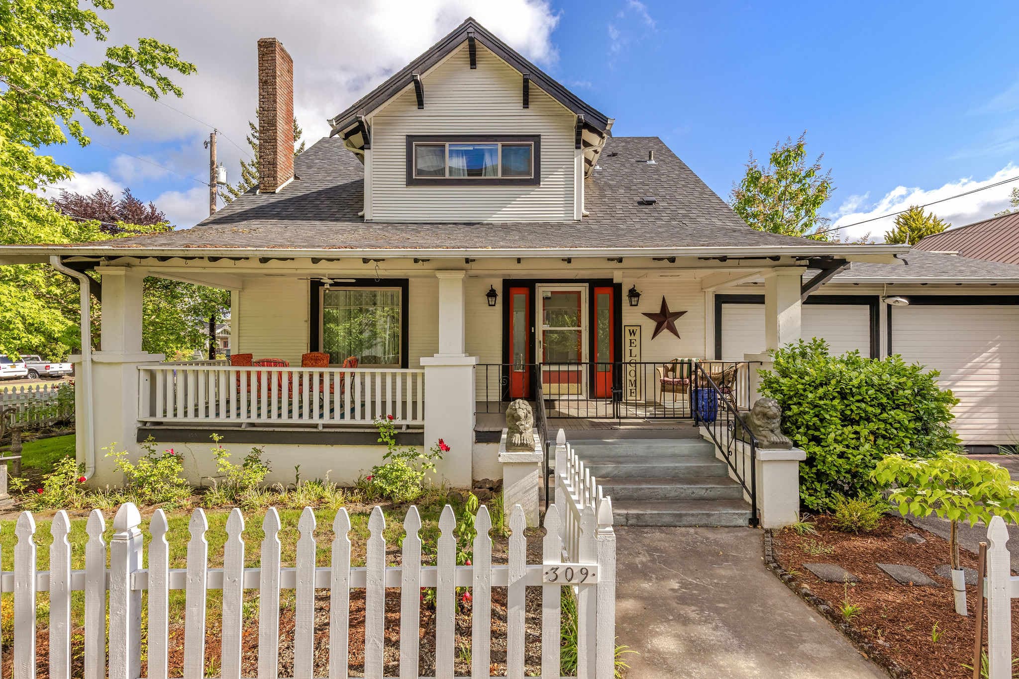 5th St Bungalow - Historic Charm Near 3rd St — photo 1